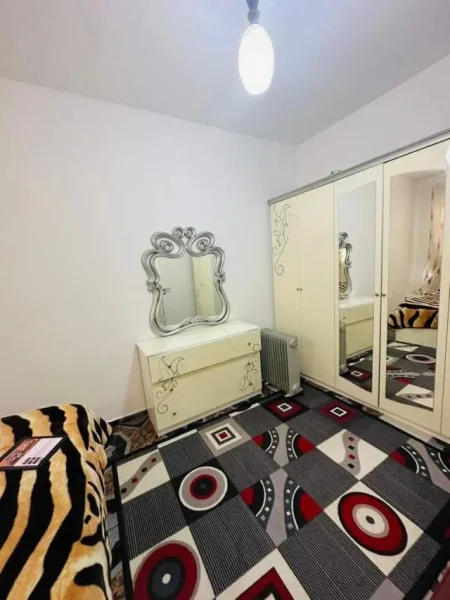 Tirane, jepet me qera apartament Kati 1, 65 m² 30.000 Leke (prane UET)