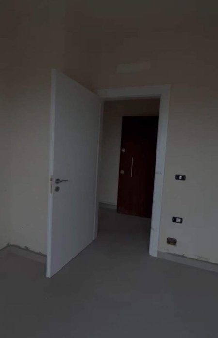 Tirane, jepet me qera apartament 2+1 Kati 10, 91 m² 600 Euro (Rruga Dibres)