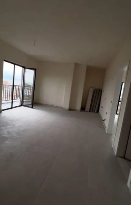 Tirane, jepet me qera apartament 2+1 Kati 10, 91 m² 600 Euro (Rruga Dibres)