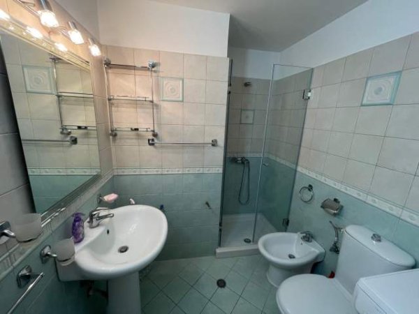 !!!  Dhene  !!!   Durres, jepet me qera apartament 1+1+BLK Kati 10, 74 m² 350 Euro (Mbi Raiffeisen Bank, ne krah te Bashkise Durres)