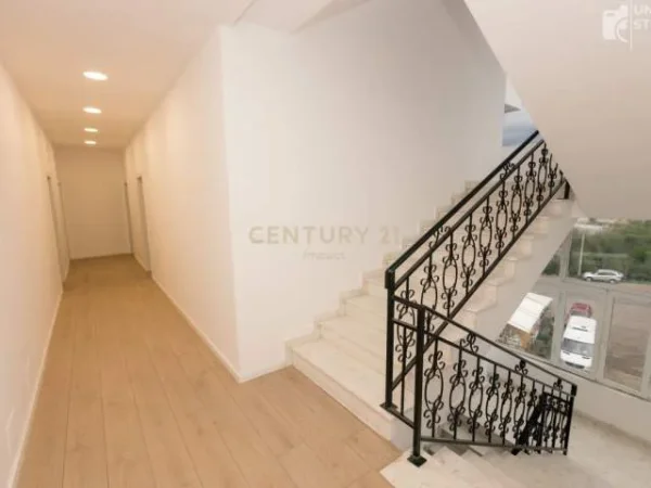 Tirane, shitet hotel Kati 5, 2.750 m² 2.200.000 Euro (Vaqarr)