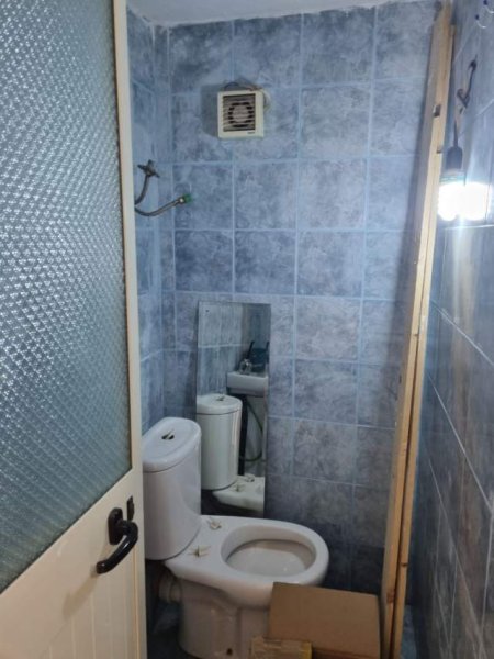 Tirane, jepet me qera ambjent biznesi Kati 0, 28 m² 210  (Yzberisht)