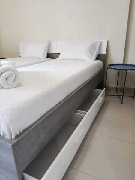 Vlore, jepet me qera garsonier 1+1+BLK Kati 5, 30 m² 25 Euro (lungomare)