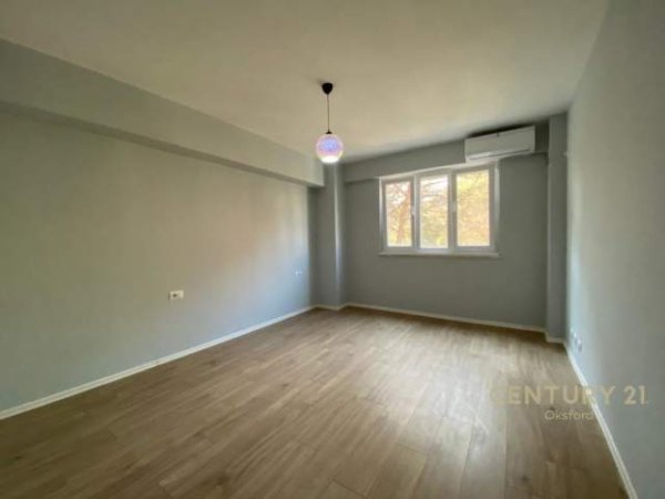 TIRANE, SHITET SUPER APARTAMENT 2+1+2 PRANE VENECIAS!! 137 m² 280.000 Euro