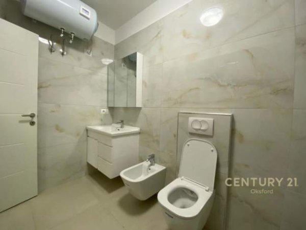 TIRANE, SHITET SUPER APARTAMENT 2+1+2 PRANE VENECIAS!! 137 m² 280.000 Euro