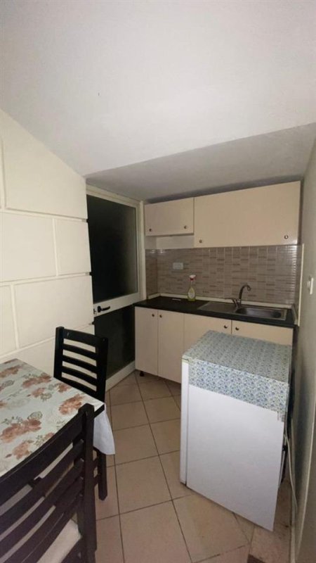 Tirane, jepet me qera garsonier Kati 3-te, 20.000 Leke (Budi)
