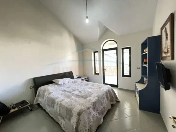 Tirane, shitet Vile 4+1 Kati 2, 300.000 Euro (Rruga Dalip Topi)