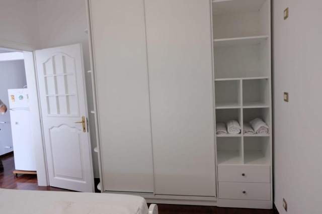 Tirane, jepet me qera apartament 2+1 Kati 3, 100 m² 600 Euro (Zogu I)