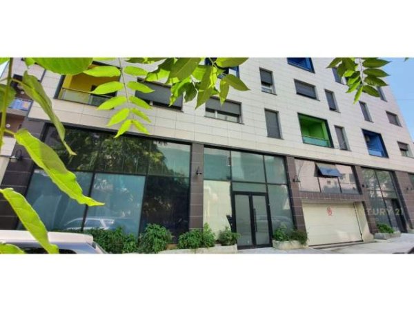 Tirane, SHITET APARTAMENT 2+1+2 PRANE ''TOPTANI SHOPPING CENTER'', 128 m² 195.000 Euro (Jeronim De Rada)