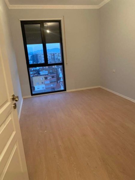 Tirane, jepet me qera apartament 1+1+BLK Kati 6, 64 m² 350euro(Rruga Kongresi Manastirit)