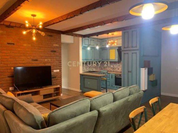 Tirane, jepet me qera 2+1 Kati 3, 104 m² 600 Euro