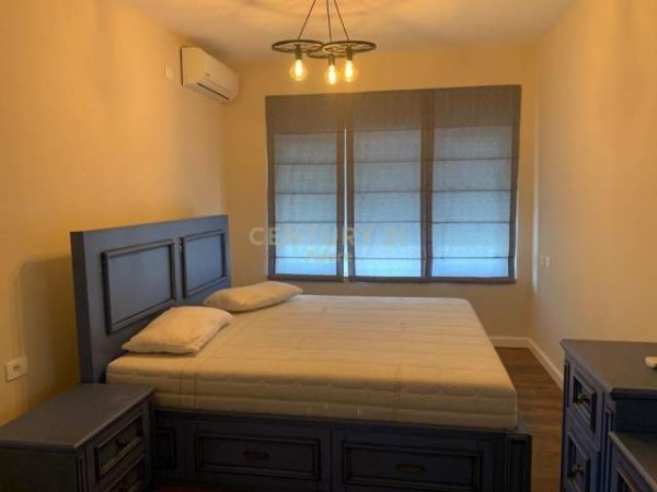 Tirane, jepet me qera 2+1 Kati 3, 104 m² 600 Euro