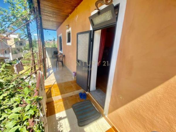 Tirane, SHESIM SHTEPI PRIVATE 2 KATESHE PRANE KOMISARIATIT NR.4, 149 m² 149.000 Euro (Komisariati 4)