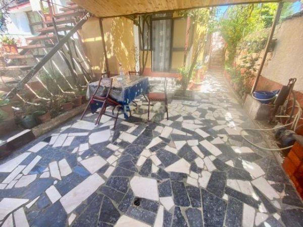 Tirane, SHESIM SHTEPI PRIVATE 2 KATESHE PRANE KOMISARIATIT NR.4, 149 m² 149.000 Euro (Komisariati 4)