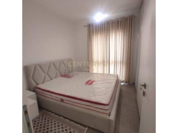 Tirane, jepet me qera apartament 2+1+BLK Kati 6, 98 m² 500 Euro (Medreseja Tiranes)