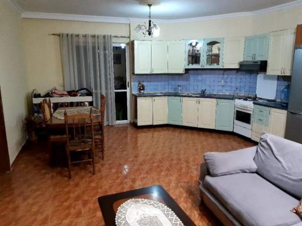 Tirane, jap me qera apartament 2+1+A+BLK Kati 1, 83 m² 35.000 Leke (Muzakët)