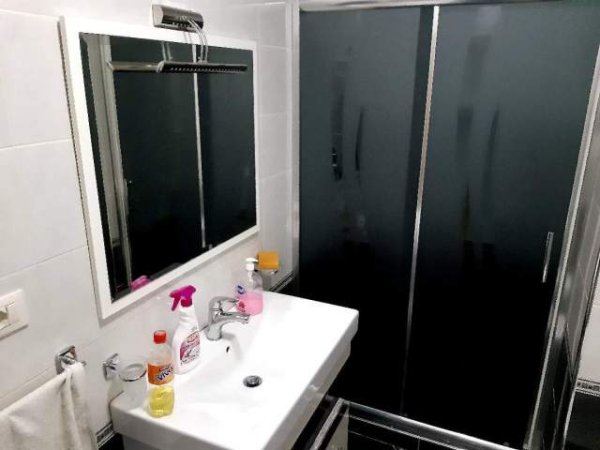 Tirane, jap me qera apartament 2+1+A+BLK Kati 1, 83 m² 35.000 Leke (Muzakët)