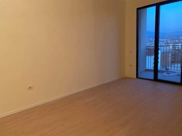 Tirane, jepet me qera Ap 1+1 tek Pediatria kompleksi ASl prane QSUT