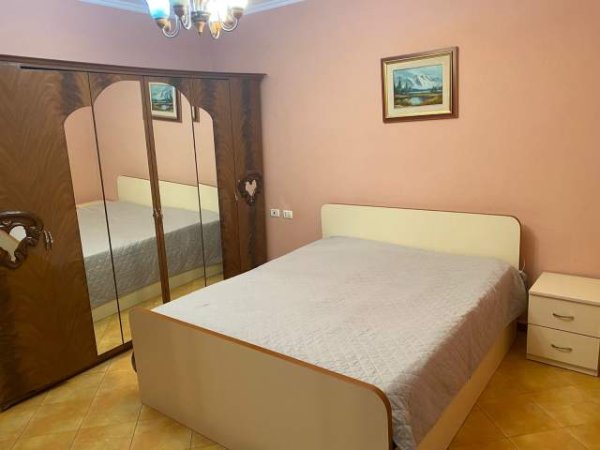 Tirane, jepet me qera apartament 2+1+BLK Kati 3, 85 m² 350 Euro (Kongresi Manastir)