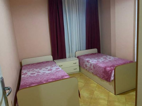 Tirane, jepet me qera apartament 2+1+BLK Kati 3, 85 m² 350 Euro (Kongresi Manastir)
