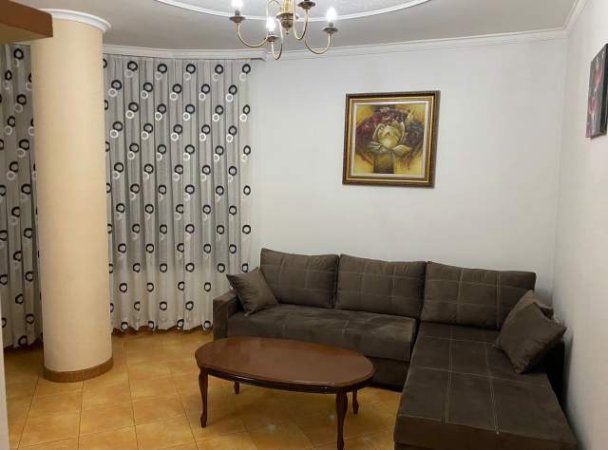 Tirane, jepet me qera apartament 2+1+BLK Kati 3, 85 m² 350 Euro (Kongresi Manastir)