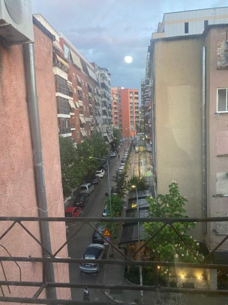Tirane, jepet me qera apartament 1+1+BLK Kati 5, 60 m² 350 Euro (Margarita Tutulani)