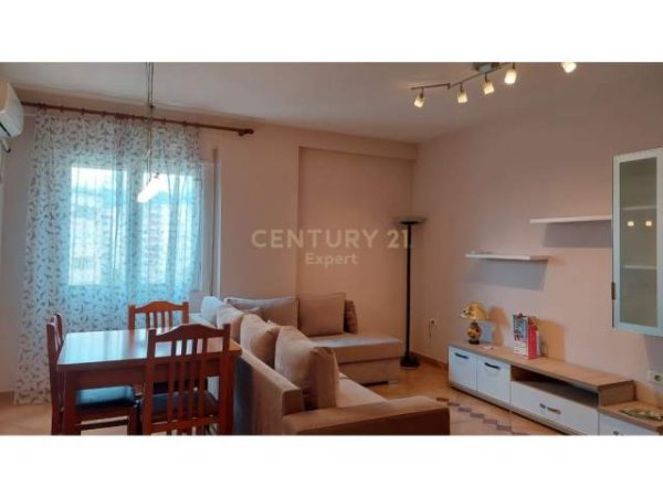 Tirane, jepet me qera apartament 2+1, 93 m² 380 Euro (Don Bosko)