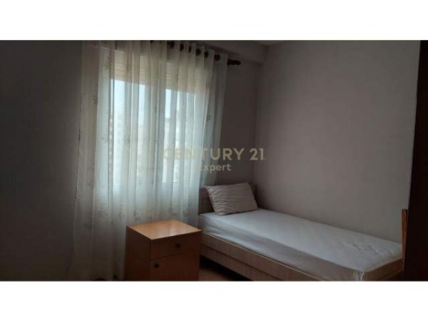 Tirane, jepet me qera apartament 2+1, 93 m² 380 Euro (Don Bosko)