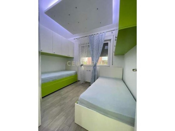 Tirane,JEPET ME QIRA APARTAMENT LUKSOZ 2+1+2 me POST PARKIMI‼️ 600 Euro (KODRA E DIELLIT)