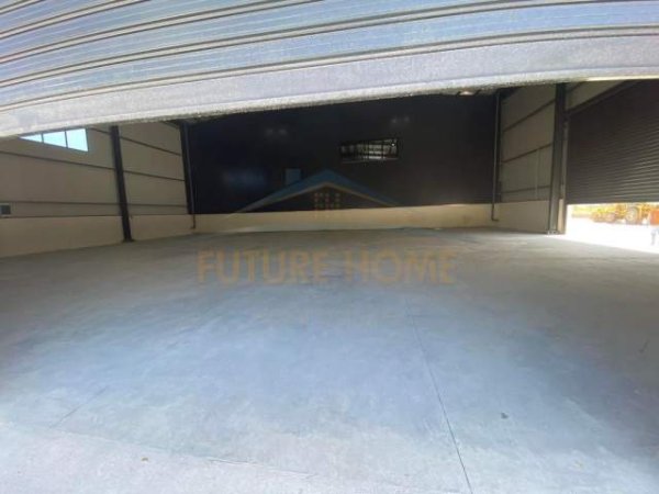 Tirane, jepet me qera magazine Kati 0, 430 m² 1.300 Euro (RRUGA NACIONALE E VJETER)