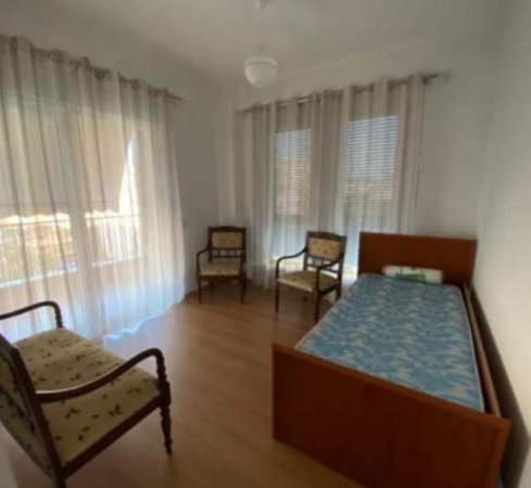 Tirane, jepet me qera apartament 3+1+BLK Kati 5, 110 m² 400 Euro (5 Maji)
