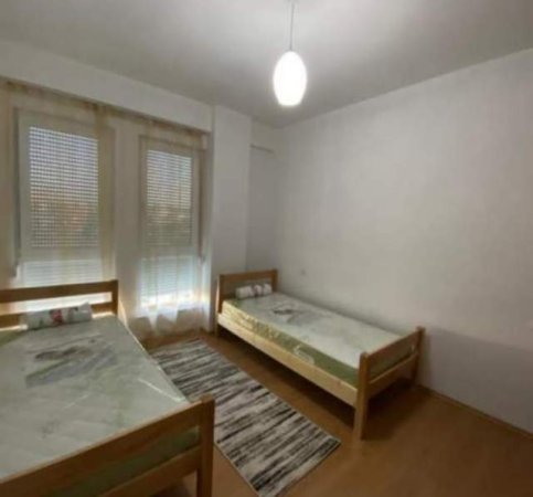Tirane, jepet me qera apartament 3+1+BLK Kati 5, 110 m² 400 Euro (5 Maji)