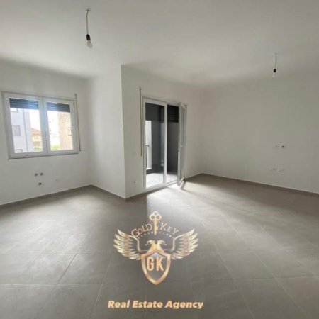 Durres, jap me qera apartament 2+1+A+BLK Kati 3, 116 m² 250 Euro (STADIUMI)