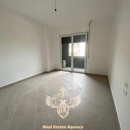 Durres, jap me qera apartament 2+1+A+BLK Kati 3, 116 m² 250 Euro (STADIUMI)