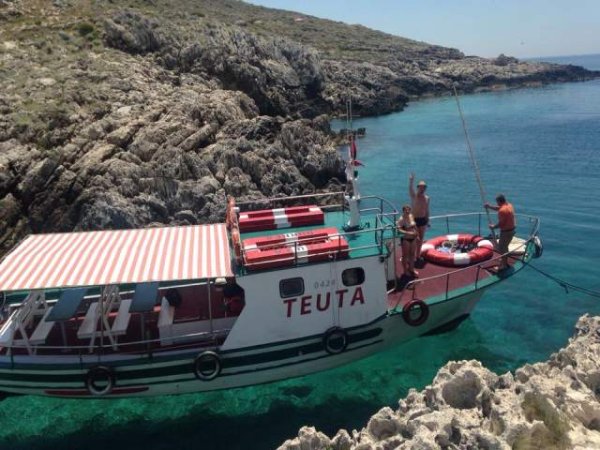 Daily boat tours in Sazan - Daily Boat Tour in Karaburun - Udhetime Turistike ne Sazan dhe Karaburun - Daily Speed Boat Tours