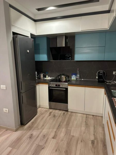 Tirane, jepet me qera Kati 6, 120 m² 500 Euro (Green City)