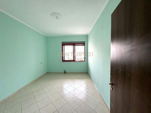 Tirane, shitet apartament 2+1+BLK Kati 4, 111 m² 105.500 Euro (Kthesa e Kamzes)