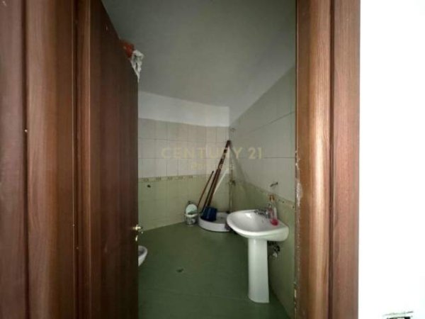 Tirane, shitet apartament 2+1+BLK Kati 4, 111 m² 105.500 Euro (Kthesa e Kamzes)