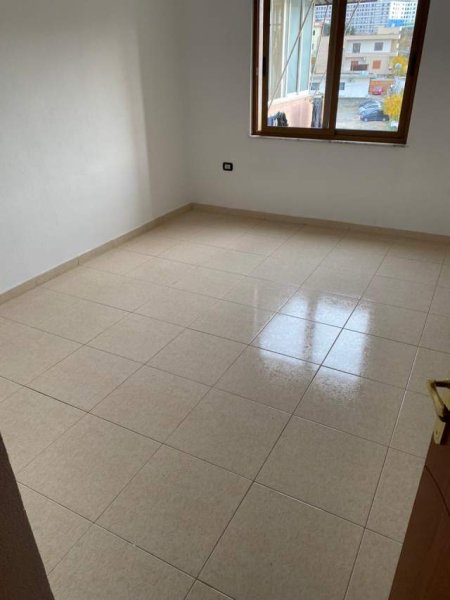 Tirane, shitet apartament 2+1 Kati 4, 114 m² 75.000 Euro