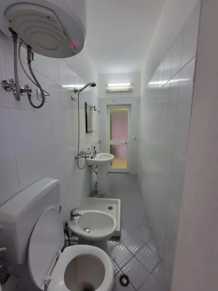 Tirane, jepet me qera apartament 1+1 Kati 2, 55 m² 50.000 Leke