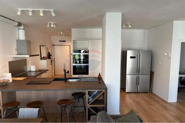 Tirane, jepet me qera apartament 2+1+A Kati 1, 117 m² 1.250 Euro (rezidenca park Life)
