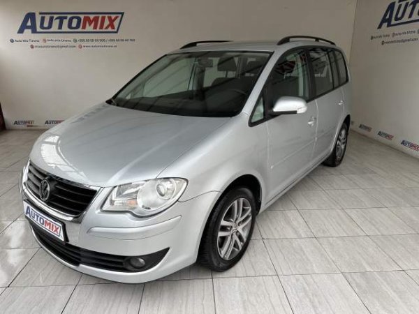 Tirane, shes makine Volkswagen touran Viti 2008, 5.600 Euro