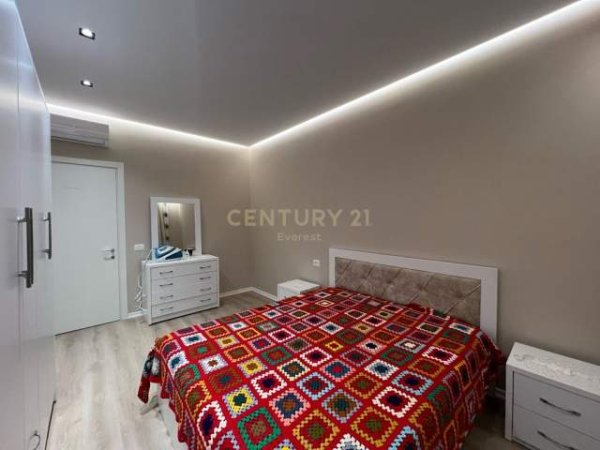 Tirane, jepet me qera apartament 2+1+BLK Kati 7, 102 m² 500 Euro (Yzberisht)