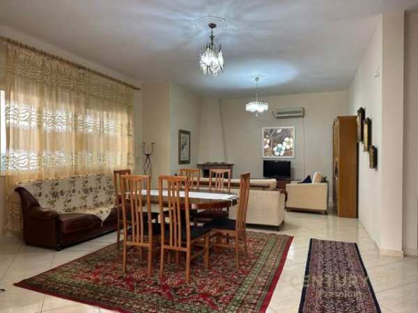 Tirane, jepet me qera apartament 2+1 Kati 2, 110 m² 400 Euro (Kopshti Zoologjik)