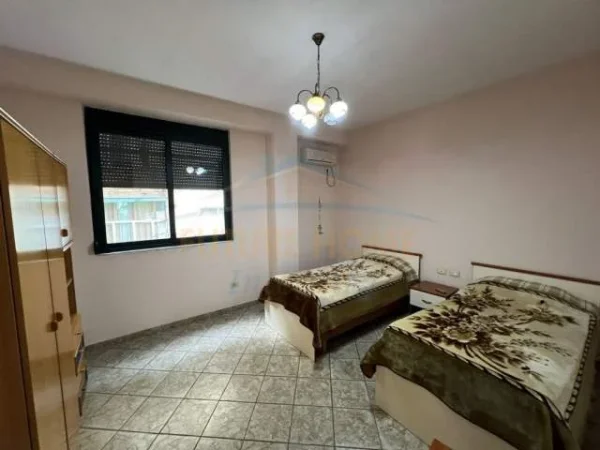 Tirane, jepet me qera apartament 3+1 Kati 2, 61 m² 600 Euro (Rruga e Elbasanit)