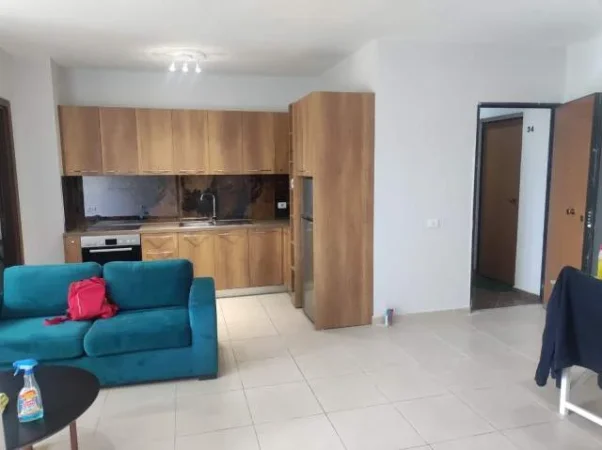 Tirane, jepet me qera apartament Kati 6, 100 m² 550 Euro  tek ish fusha e aviacionit
