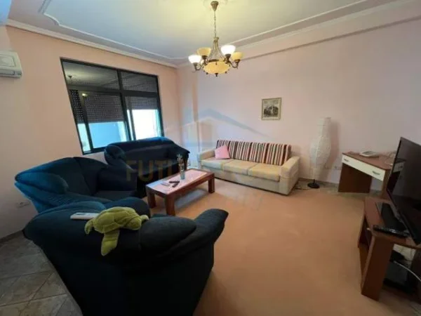 Tirane, jepet me qera apartament 3+1+BLK Kati 2, 61 m² 600 Euro (Rruga e Elbasanit)