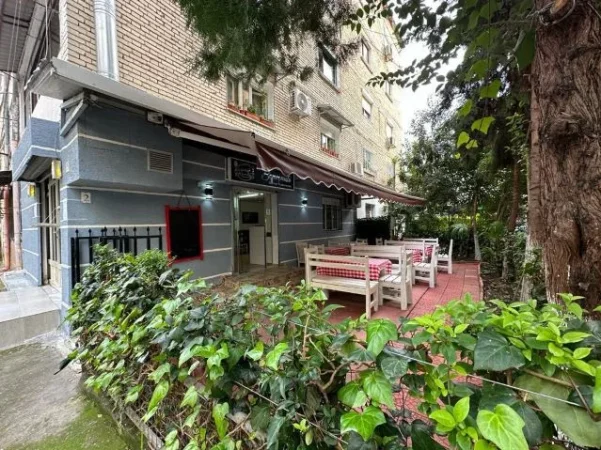 Tirane, shitet bar-kafe Kati 0, 95 m² 125.000 Euro (vasil shanto)