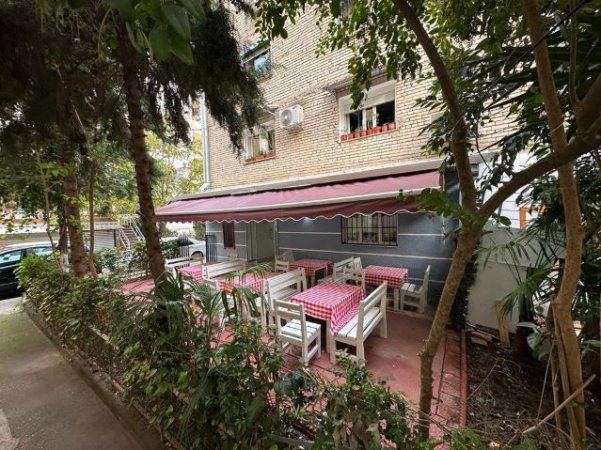 Tirane, shitet bar-kafe Kati 0, 95 m² 125.000 Euro (vasil shanto)