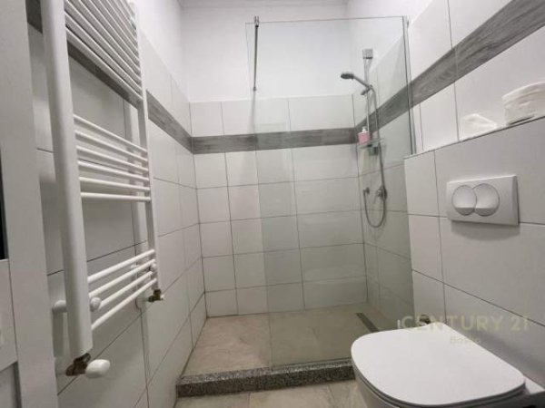 Tirane, shes hotel 3.000 m² 1.500.000 Euro (Rinas)